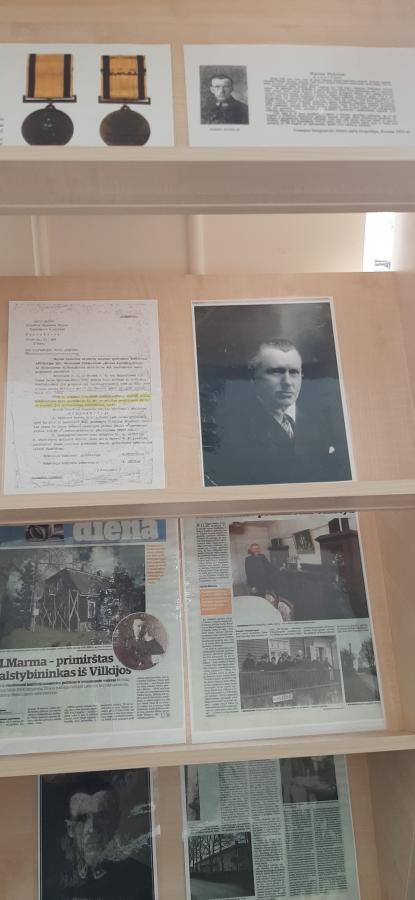 Bibliotekoje veikia paroda, skirta Mykolui Marmai .